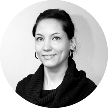 Laura Lipiäinen Teatteriompelut, juhlapuvut, modistin työt, pukijan työt 045 8775052 laura@hengari.net www.lauraelina.fi