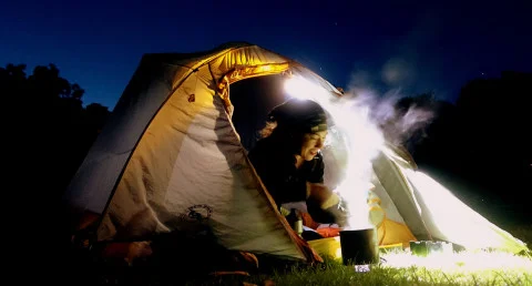 A-Warm-Meal-On-A-Very-Chilly-Night-photo-Rob-Vandermark-480x258