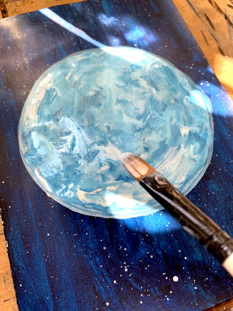  Aim for much paler than the background, but not completely white. Leave this to fully dry. 