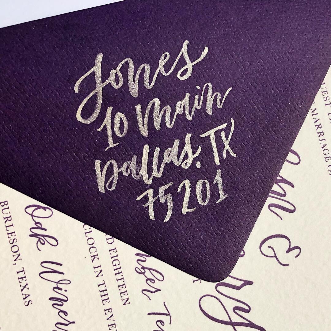 Purple 💜+ Gold 💛 Envelope Calligraphy 😍 If you&rsquo;re looking for a great way to customize and elevate your invitations without going custom, this is my favorite way! You will wow all of your guests!