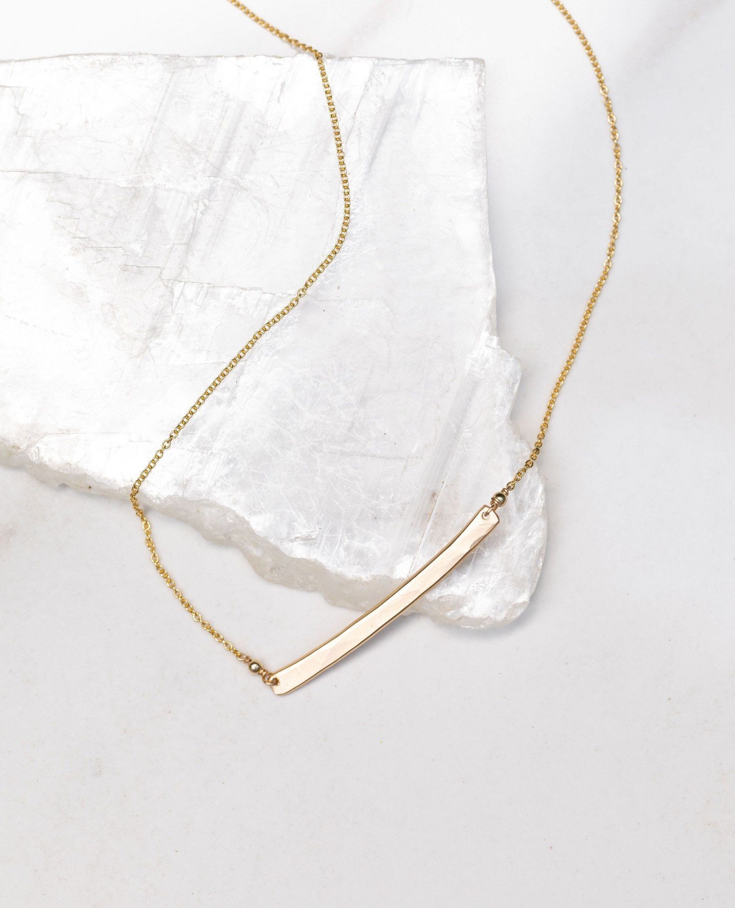 Raise the bar with this simple, delicate necklace⁠
@cierradesigns⁠
⁠
⁠
⁠
⁠
⁠
#goldbar #goldjewelrylover #santacruzmade #capitolavillage #raisethebar #delicatejewelry #goldnecklace #minimaljewelry #simplejewelry #luxestyle