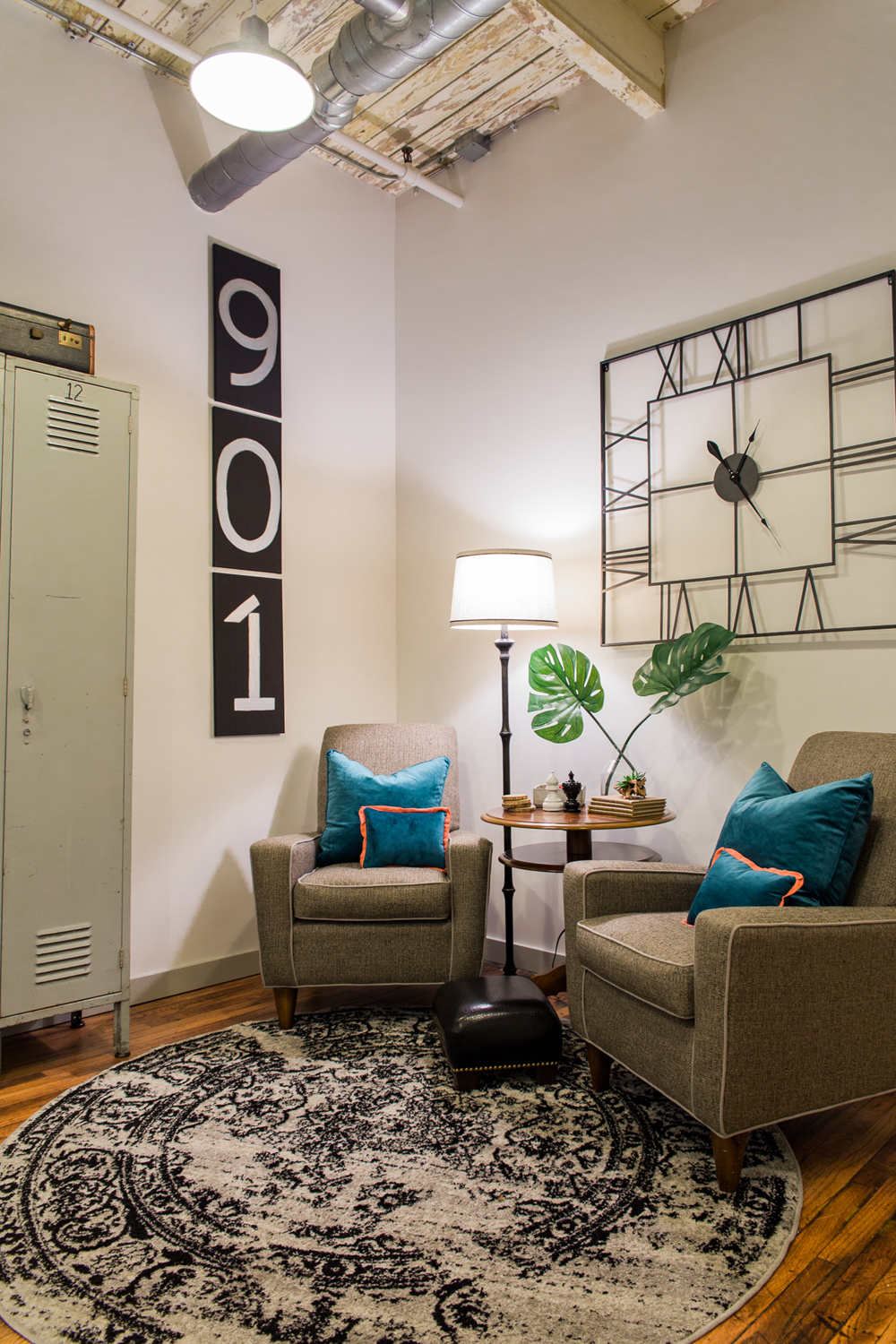 Men's Lounge