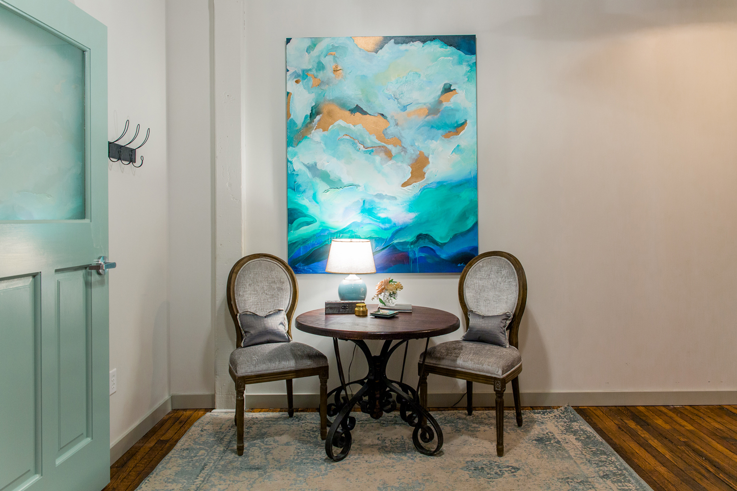 Private Lounge. Art by John Reid Curlin.