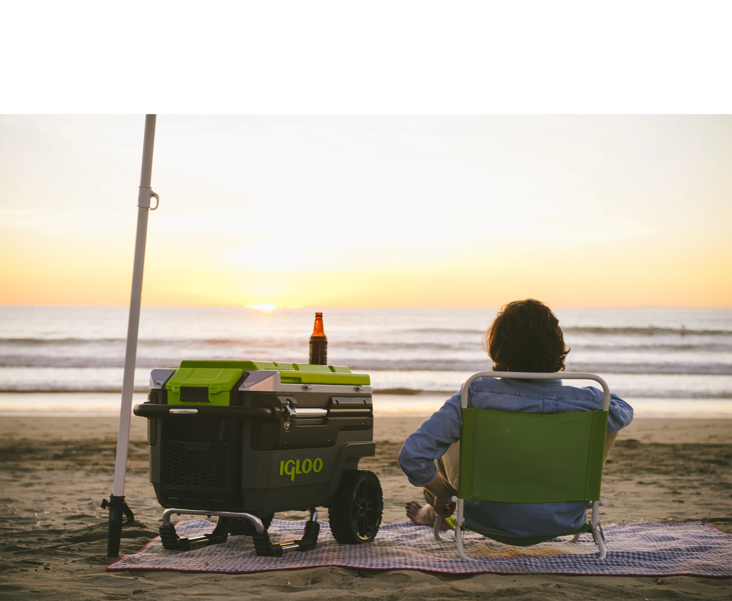 201512-Igloo-PARTY-ANYWHERE_821-2-BEER_Extended-BEFORE.jpg