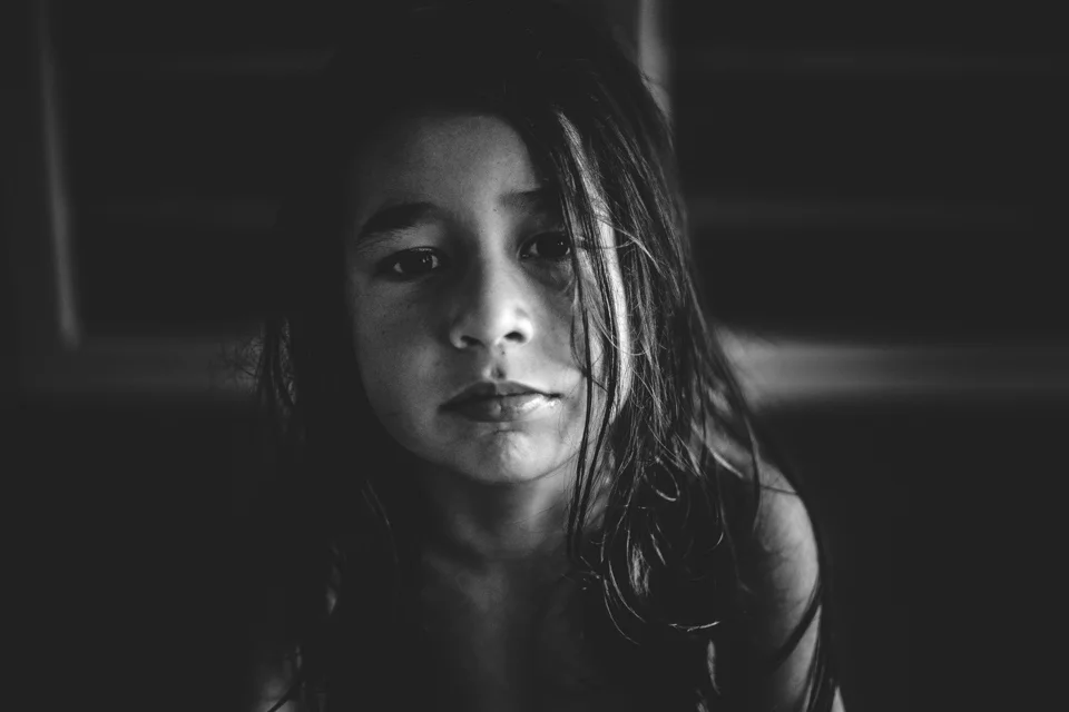 DENISE SABA - "When you are only 4" ISO 1000, 1/250, Canon 50mm 1.8