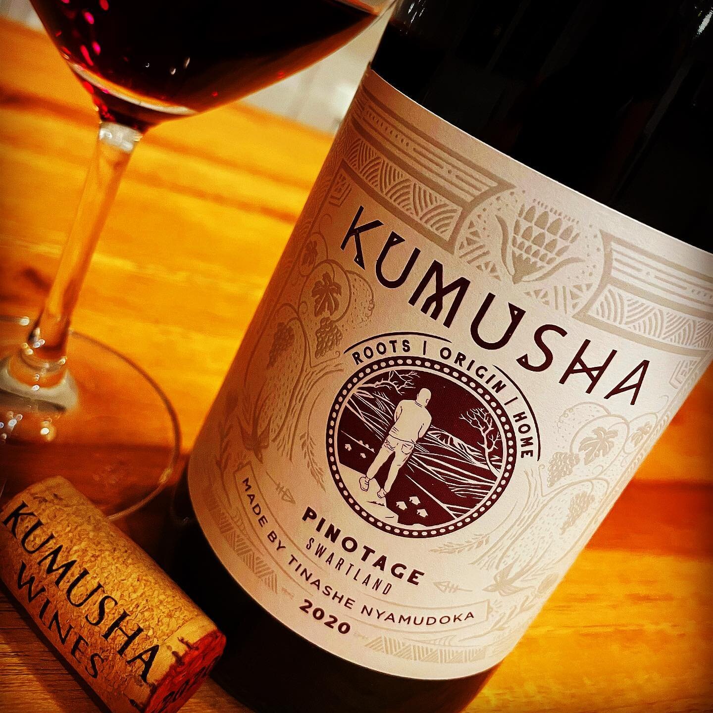 What better way to celebrate international Pinotage day then to enjoy a bottle of the latest @kumushawines release from @tinashe_nyamudoka - a wonderful example of how Pinotage should be made. Light and Refreshing and perfect for a Fall day.