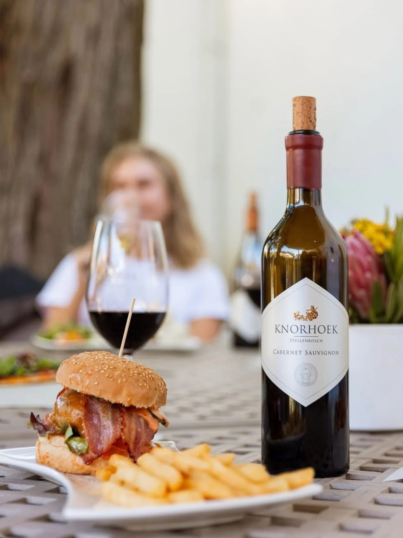 @knorhoekwinefarm  Cabernet Sauvignon 🍷
Decanter Best in Show | 97 pts.

A beautiful Cabernet showing red berries, cranberry and cassis, with deeper notes of sour cherry, flint and a touch of leather. On the palate it&rsquo;s juicy dark fruit and ri