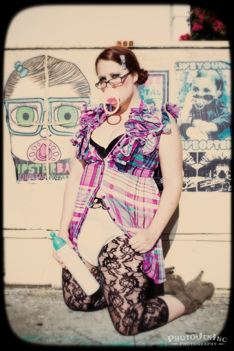 BUNNIE MEETS STREET- PHOTOJENINC