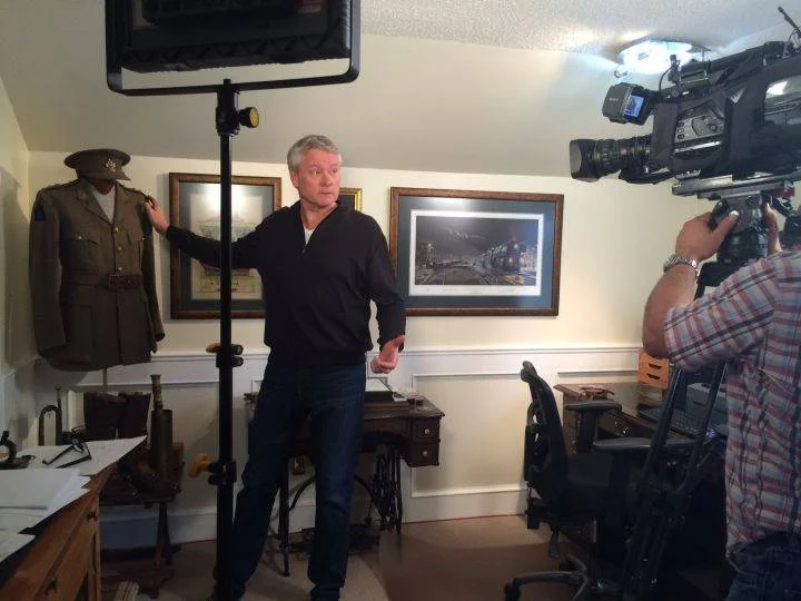 Gord Steinke showcases his grandfather’s military uniform. Gord Steinke, Global News