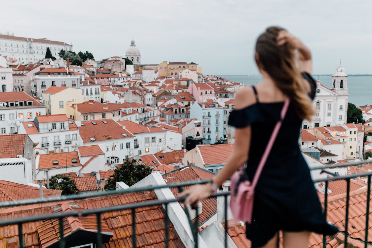 the view from above - Miradouro das Portas Do Sol