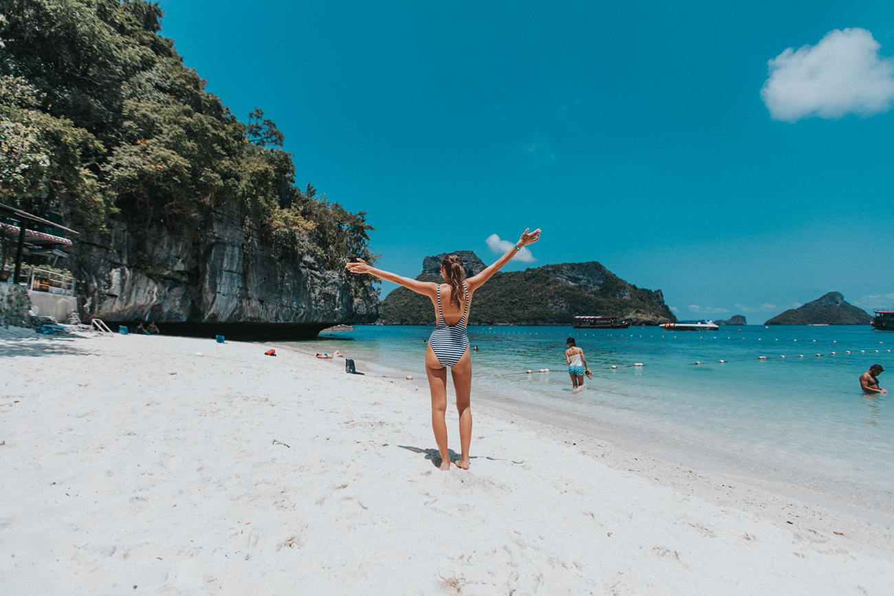 you know you're in real happy tourist mode when you keep doing variations of the Y pose