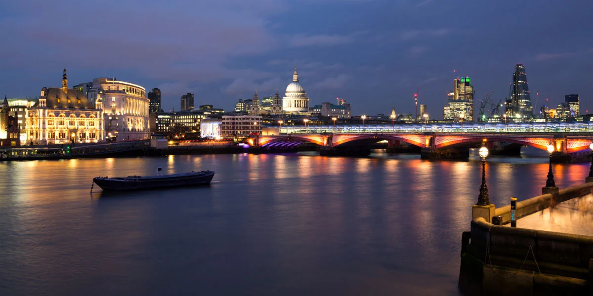 Venue-With-A-River-View-OXO2-Prestigious-Venues.jpg
