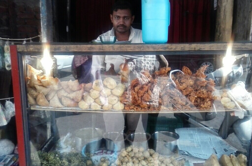 Suresh's Favorite Vada Pav vendor, Mumbai