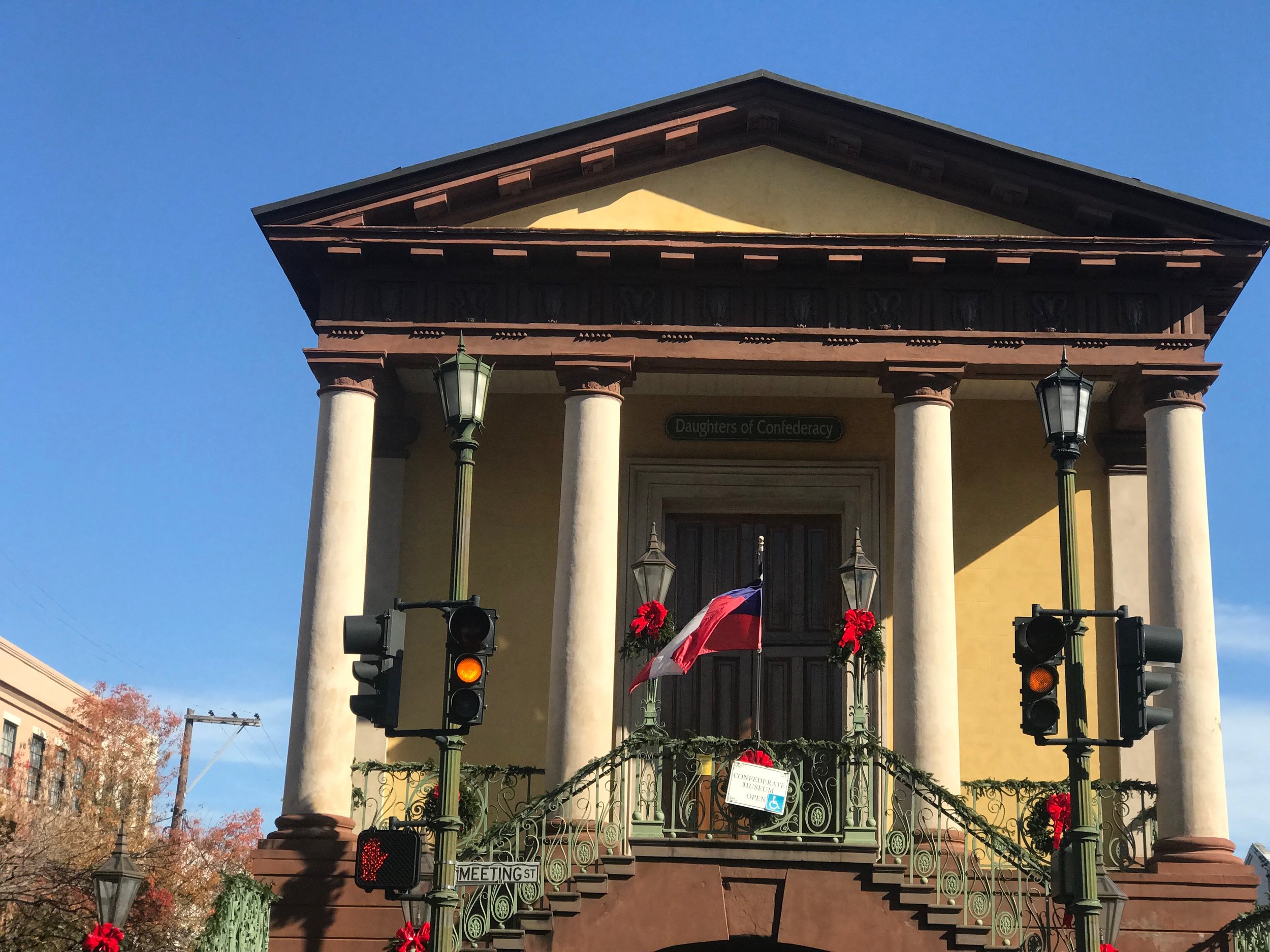  The Museum of the Confederacy, run by the Daughters of the Confederacy, sits upstairs in the historic Charleston Market building, built in 1841. 