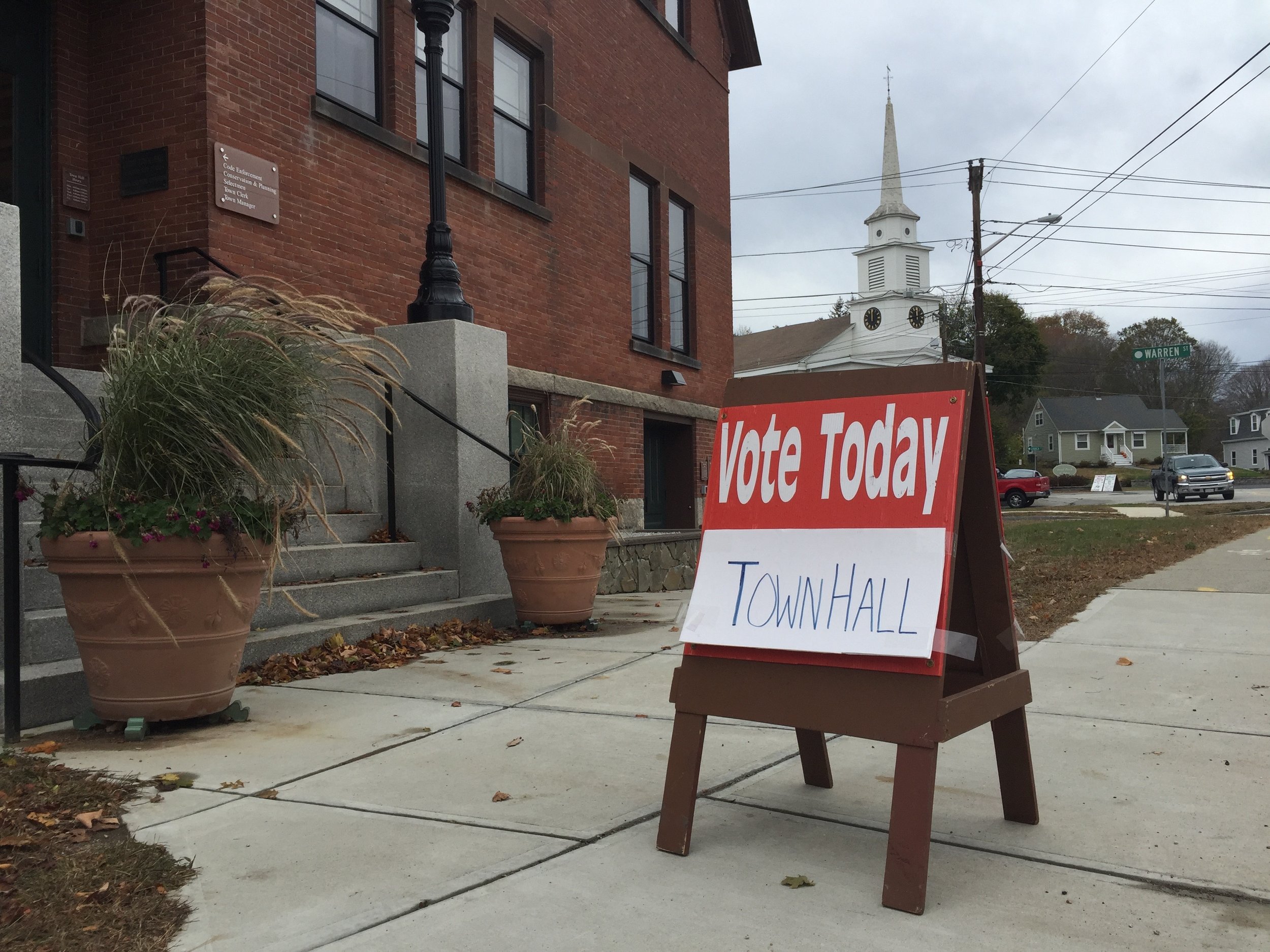  An invitation to vote early in Upton, Mass. 