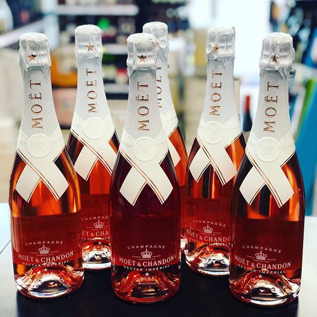 MOET &amp; CHANDON IMPERIAL NECTAR ROSE CHAMPAGNE - LIMITED EDITION 
Designed by @virgilabloh an American fashion designer who has been the artist director of Louis Vuitton since March 2018. 
Each bottle bares the designer&rsquo;s signature &ldquo;DO
