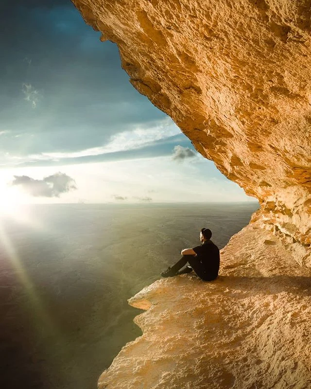 Always look for new perspective 🌍
-
When I'm traveling, one of my main goals is to show the beauty of a place from a unique perspective.

Here at Edge of the World for example, most people rush off to the same location, to capture the most recogniza