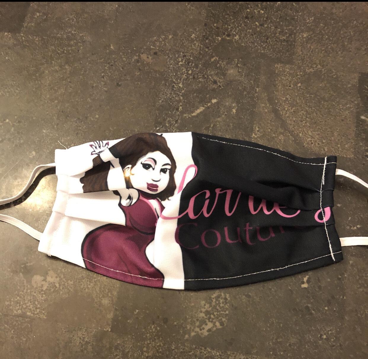 CARRIE'S COUTURE MASK