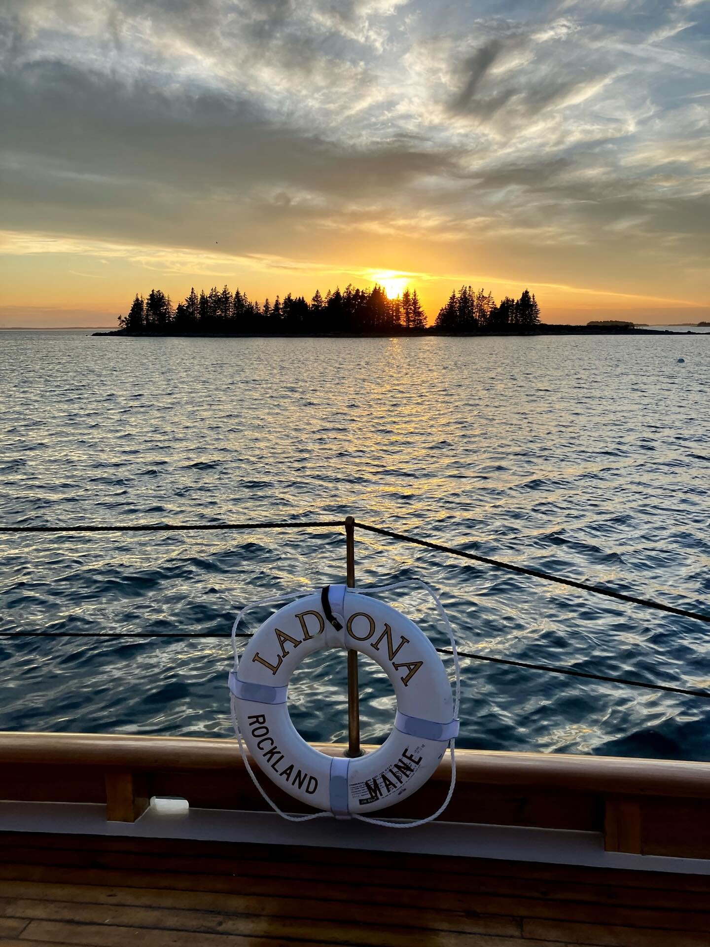 Hard to forget sunsets like these&hellip; #schoonerladona #thisiswindjamming