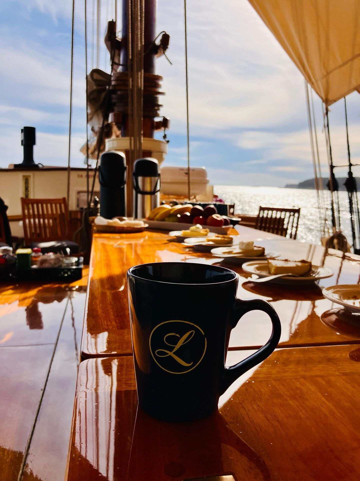 🌞 ☕️ The best way to spend a quiet morning on deck is with a warm cup of joe in your hands before heading into the galley for breakfast to order. By the way, there&rsquo;s some left over key lime pie from dessert last night, I hear it tastes even be