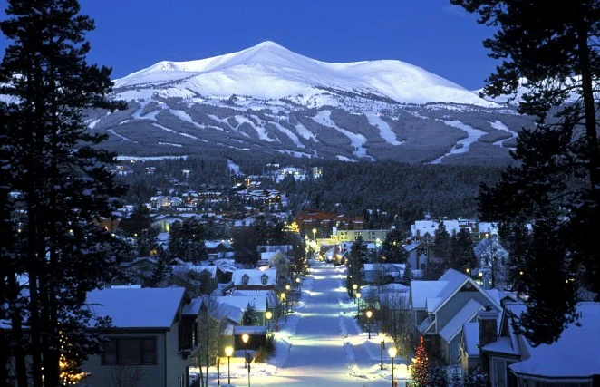 [Mountain Town] Breckenridge, Colorado //  Real mountain town, unreal skiing