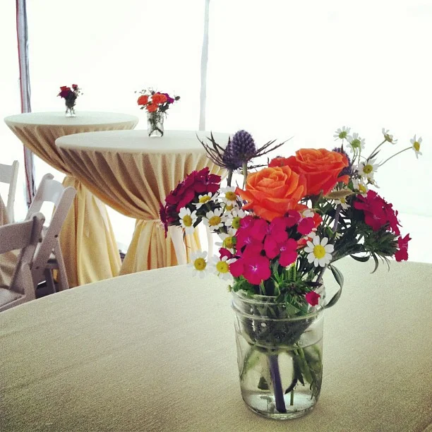 Cocktail table flowers. // #breckenridge #wedding #florist