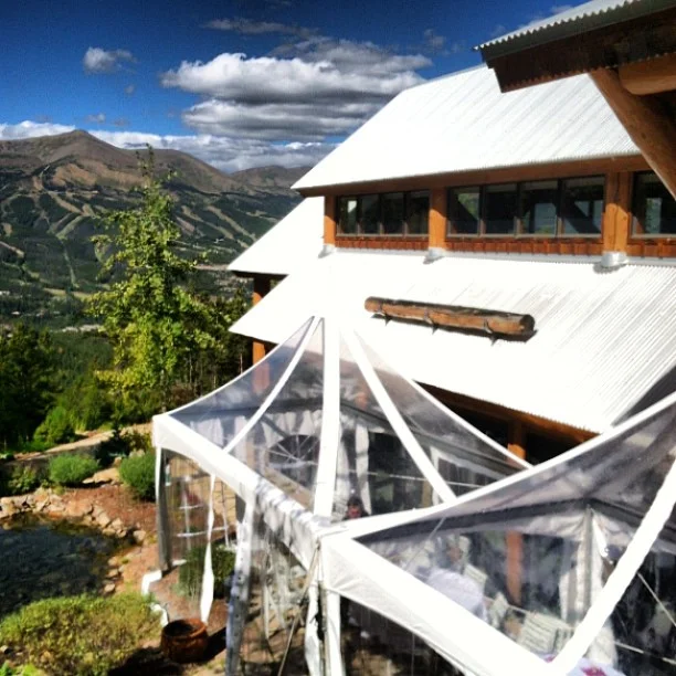 Looks like a clear top being used at #Rubywood, an offering from @paragonlodging.
