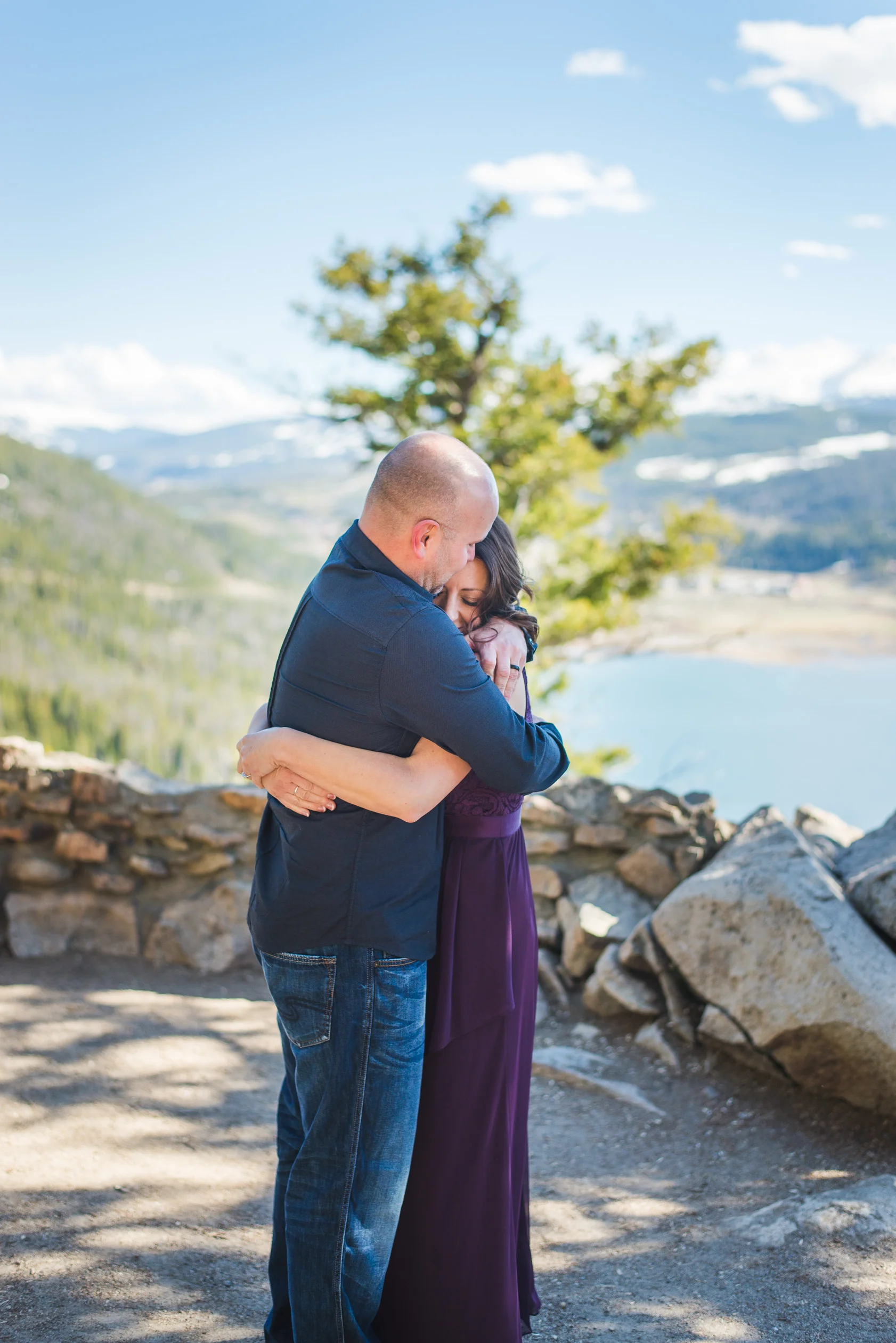 Intimate spring wedding at Sapphire Point and lake dillon in the mountains of colorado | Summit Mountain Weddings | Keeping Composure Photography