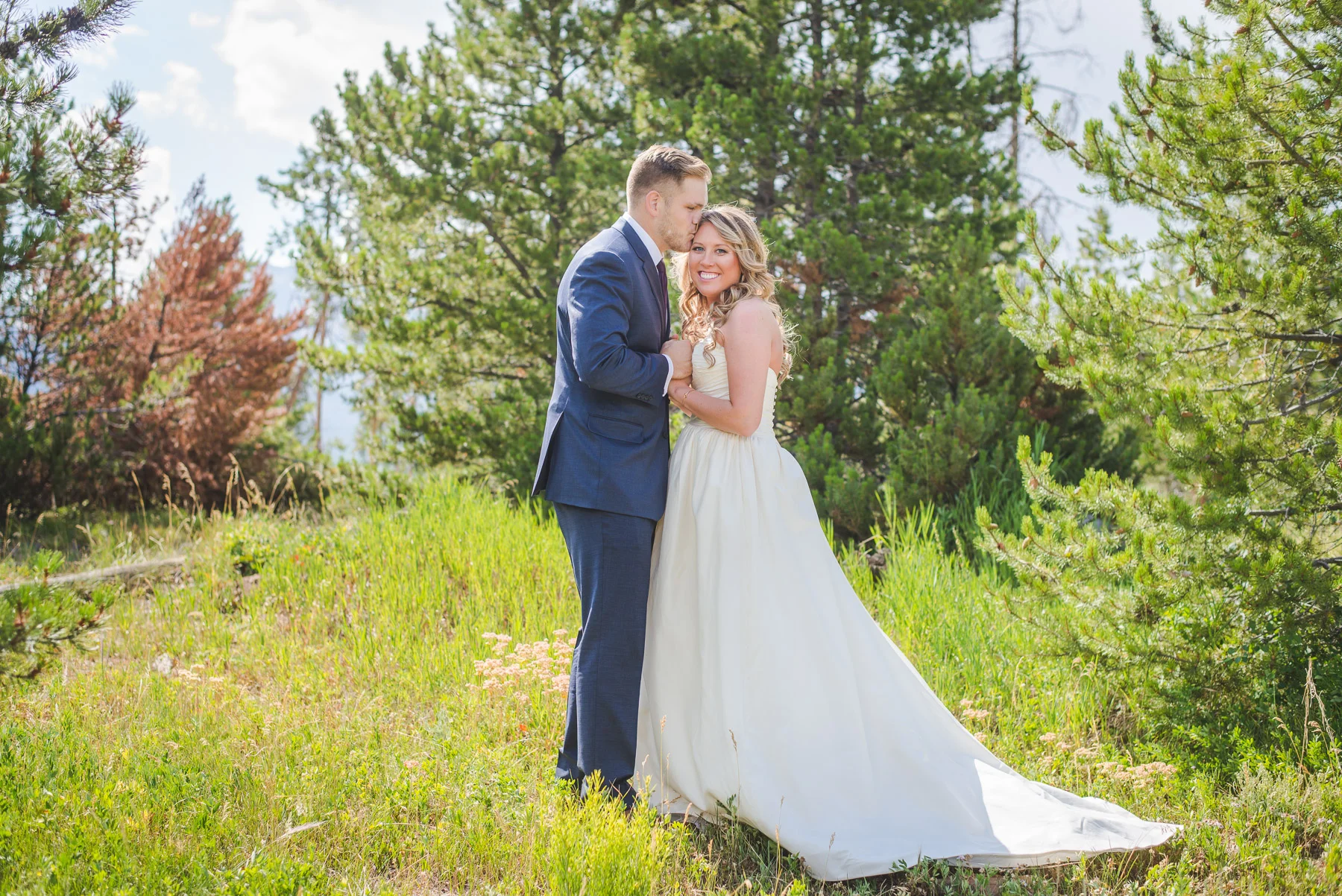 colorado bride and groom small wedding by lake dillon | summit mountain weddings