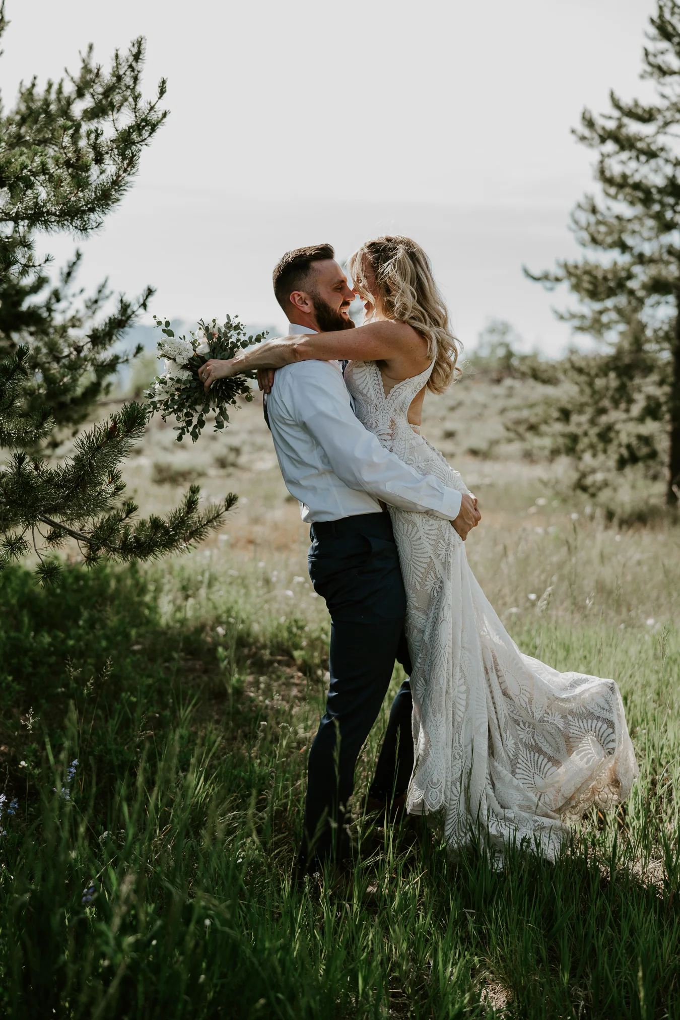 colorado bride and groom small wedding by lake dillon | summit mountain weddings