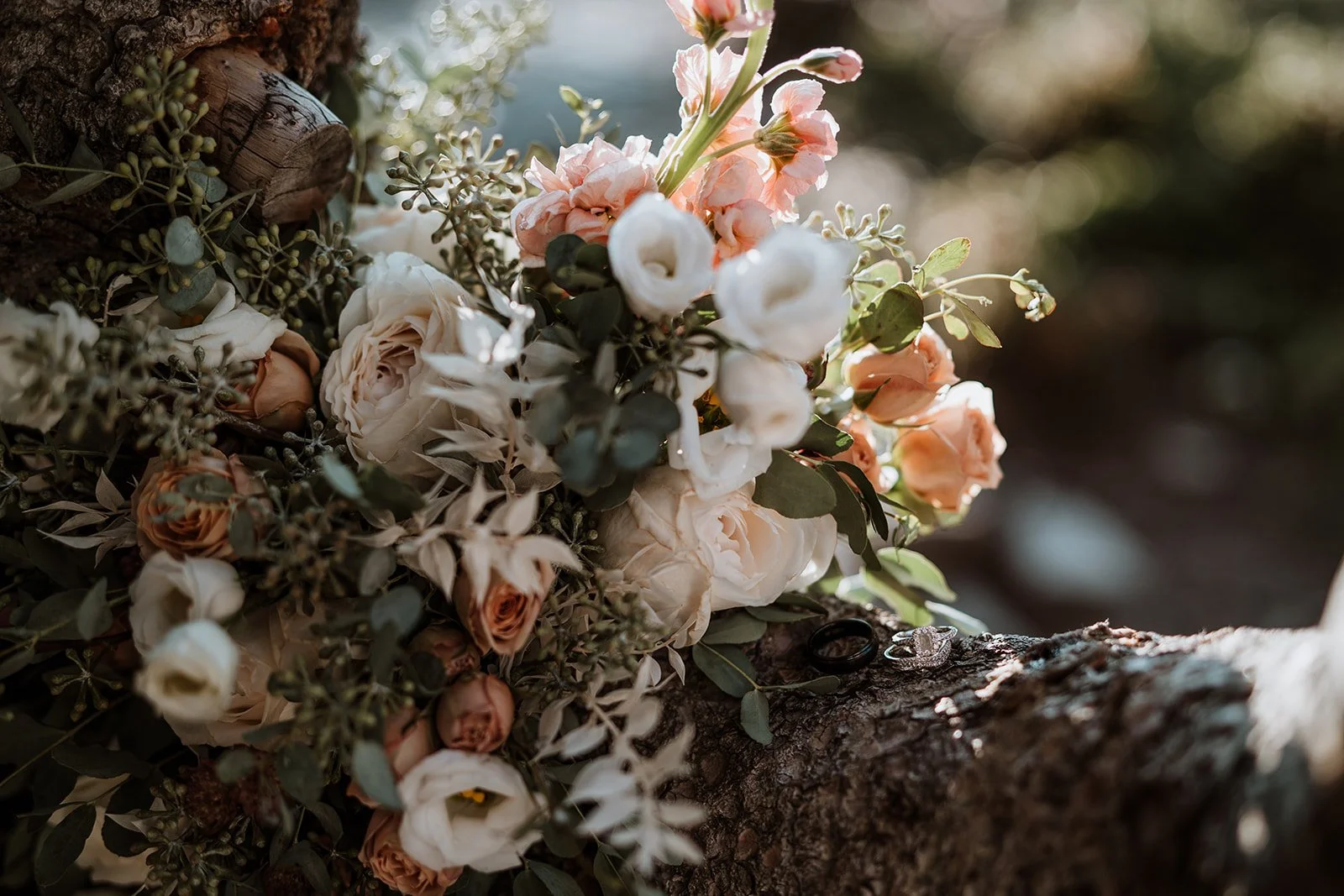 5 Unique Ways to Preserve Your Bouquet After the Wedding