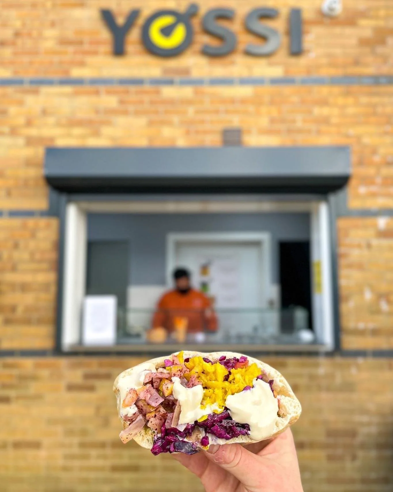Have you tried Yossi's stuffed pitta pockets!? They're bursting with crispy falafel, red cabbage mixed with Yossi's Pickled Lemon Spread, pickled cabbage with a blend of unique spices plus onion and lemon salad with sumac and olive oil. All with a go