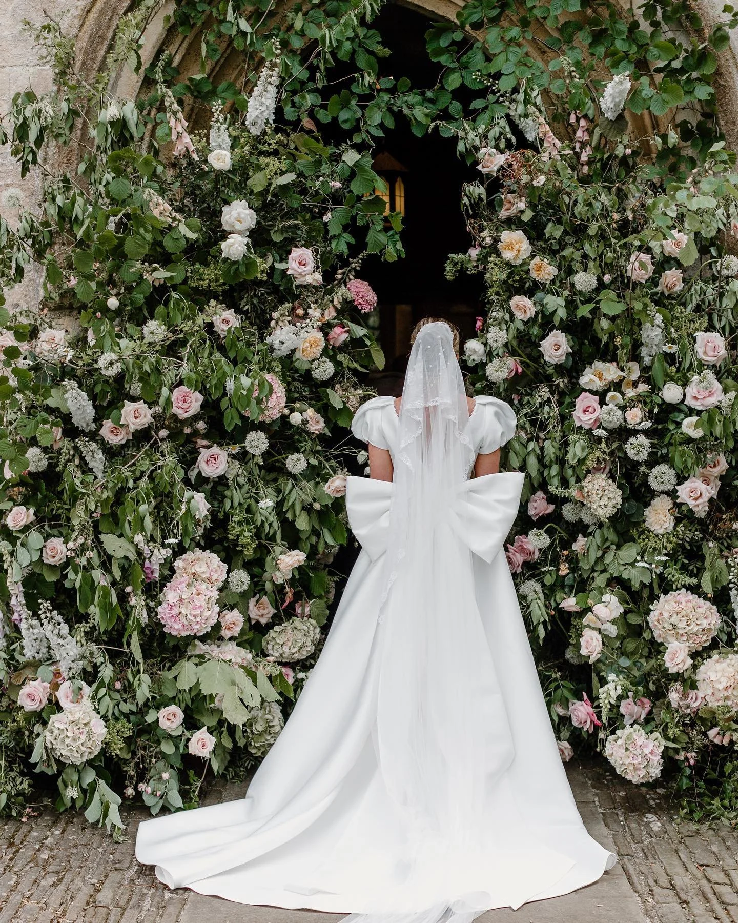 Issy making her magical entrance ✨
