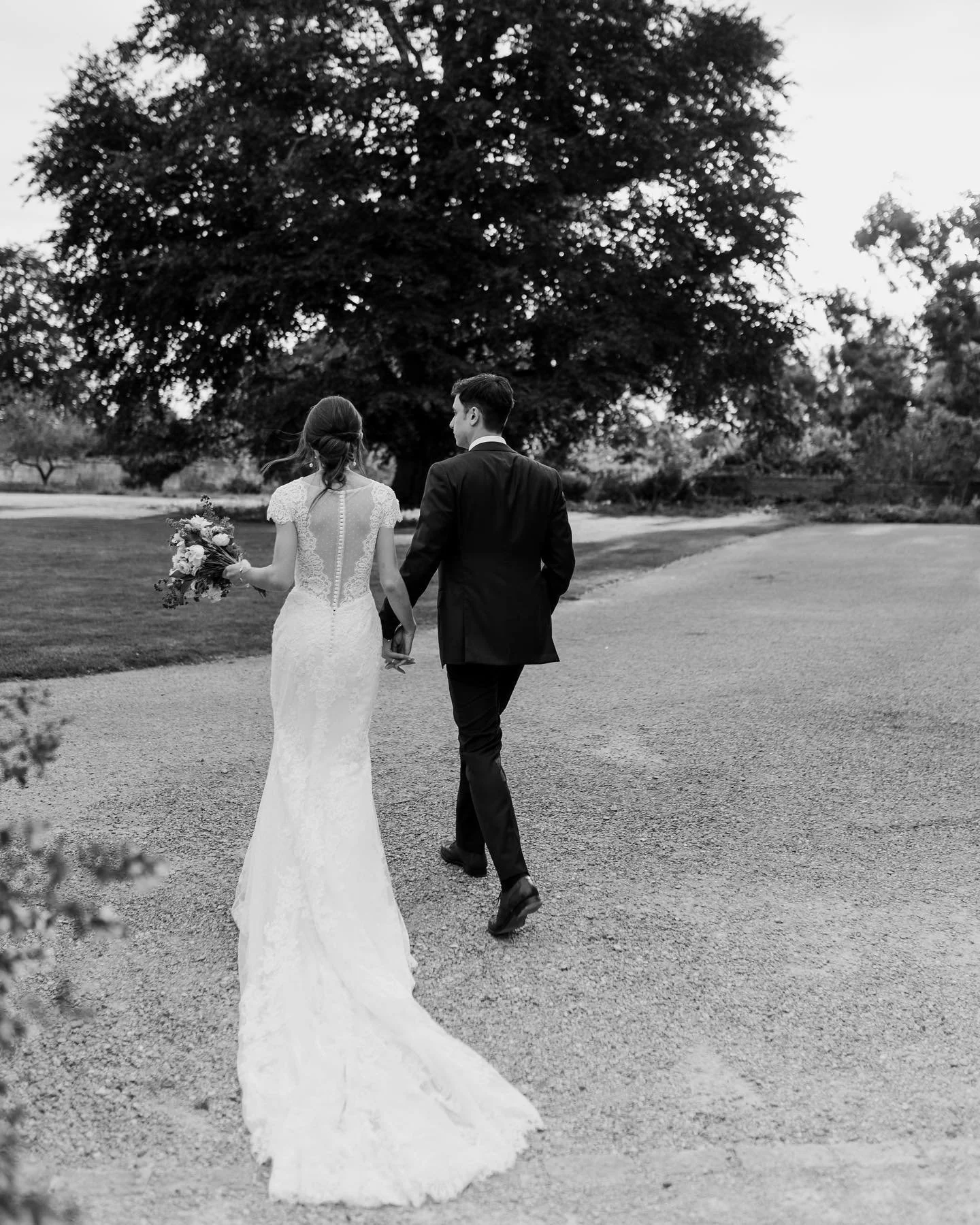 L &amp; C 🤍

Venue @elmorecourt 
Associate @kirstylouisephoto
Styling @sororidesignevents