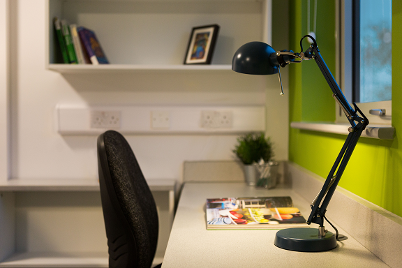Desk & lamp