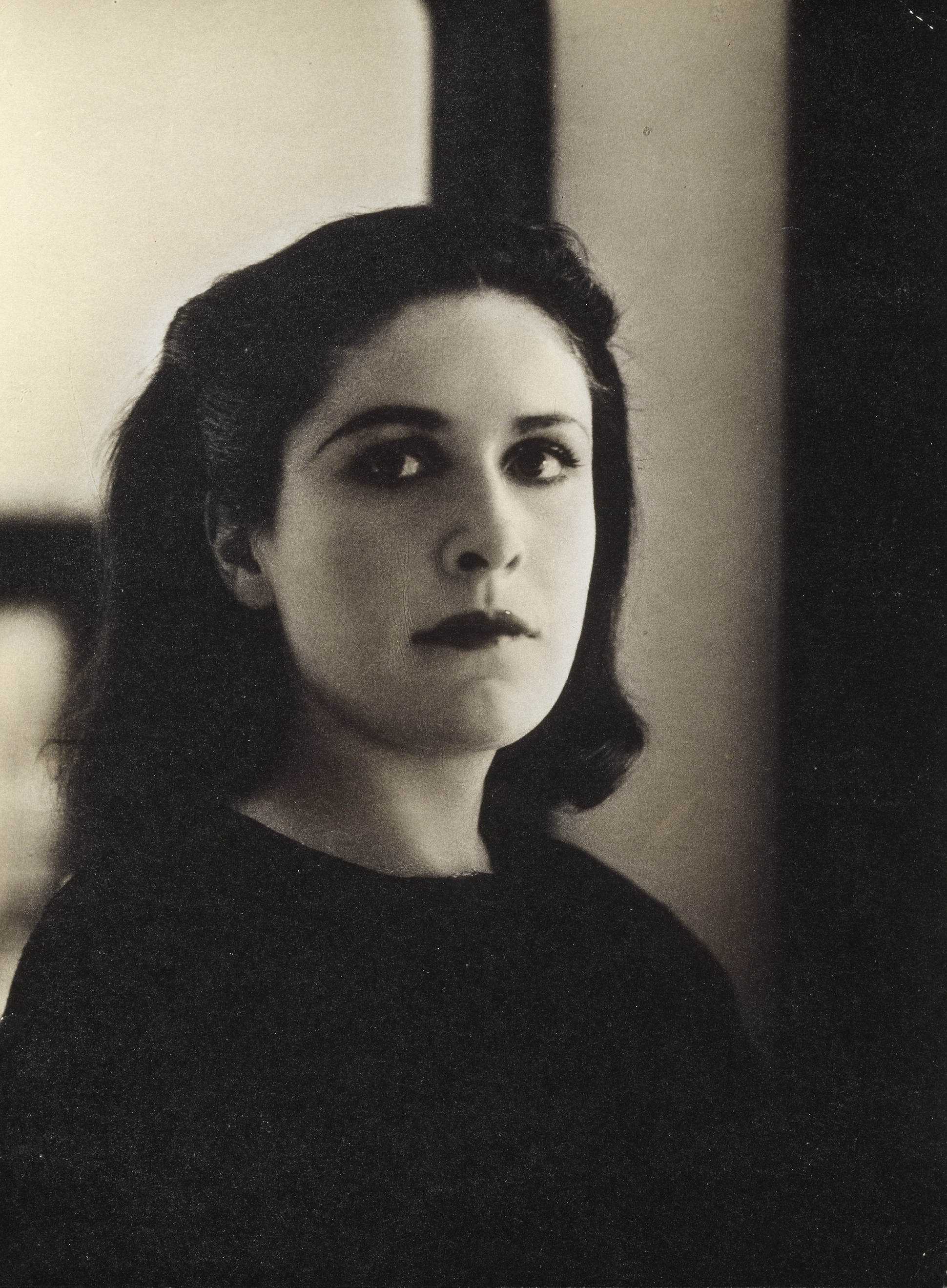 Rogi André, Dora Maar, vers 1937.jpg