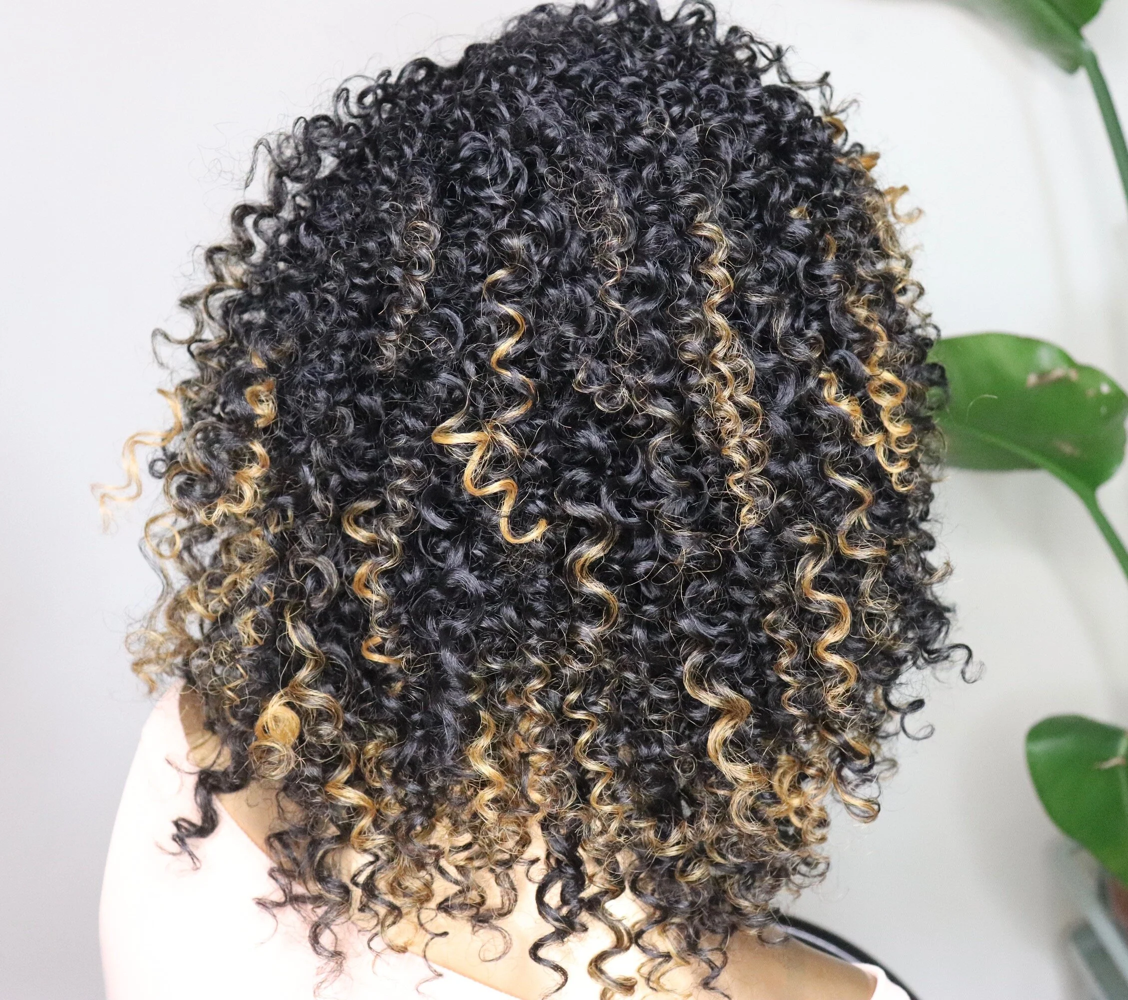 VANESSA CURLY SHOULDER LENGTH, WITH BANGS (FULL CAP) wig NEW — Jess