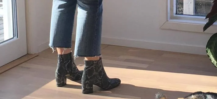 The frayed hem jeans + ankle boots combo