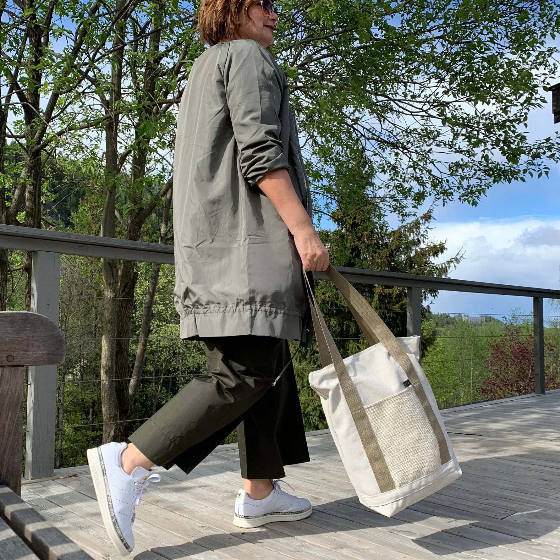 5585F48A-566D-4EF0-8E18-414B4D70DB3C