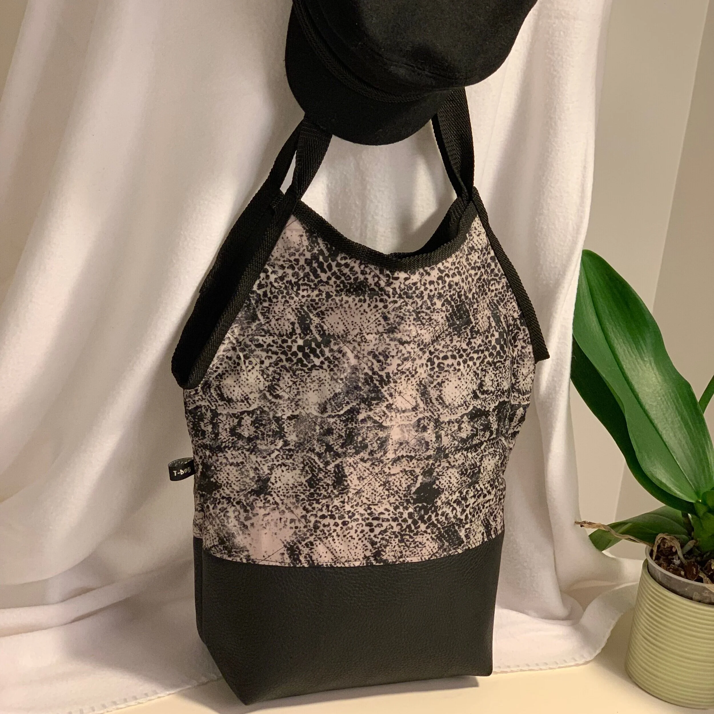 8F098A96-FD26-4C77-B3D6-59BABD25CC9C