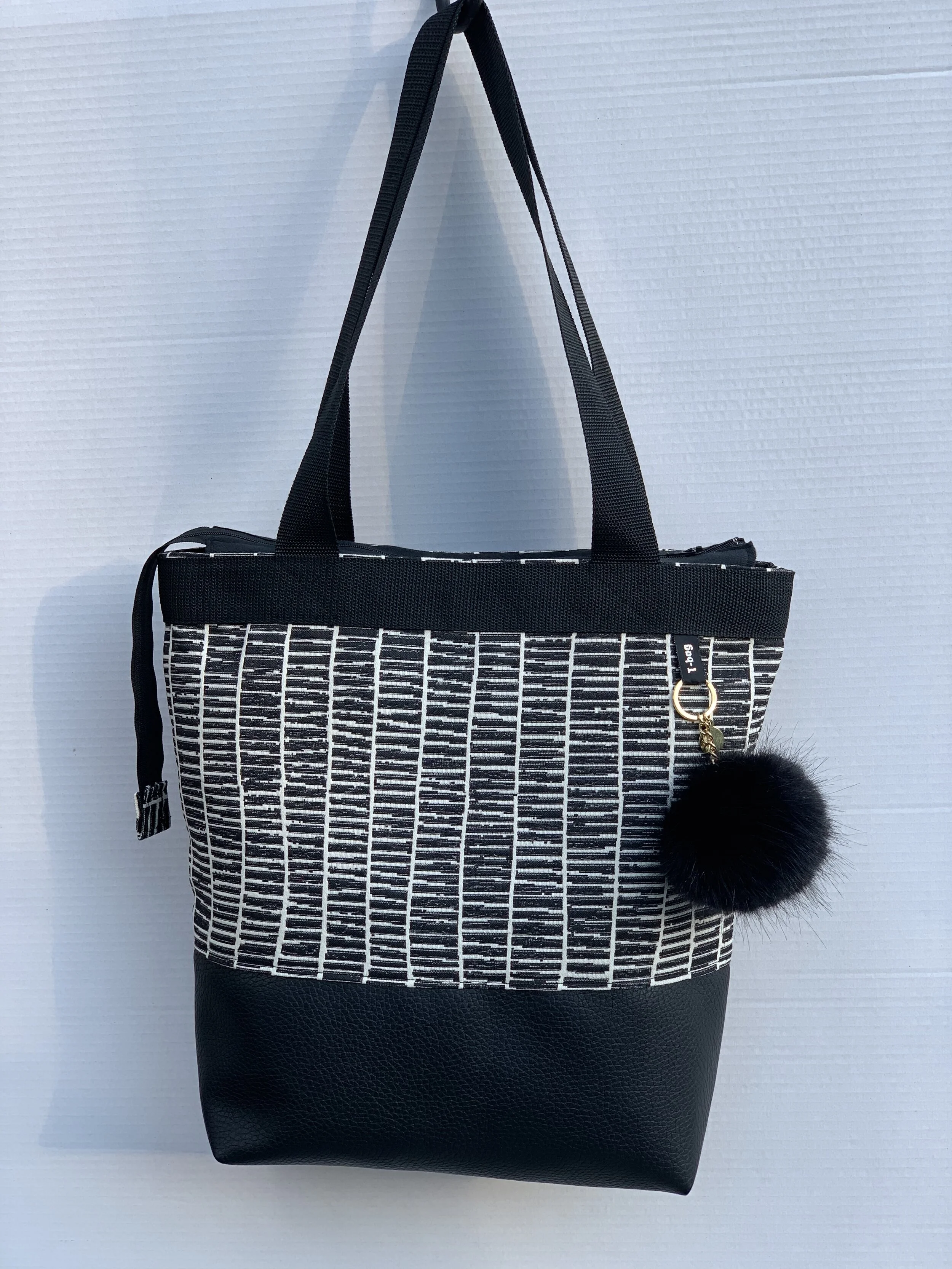 30E4C743-83D5-4796-84CC-2A6EFE39750C