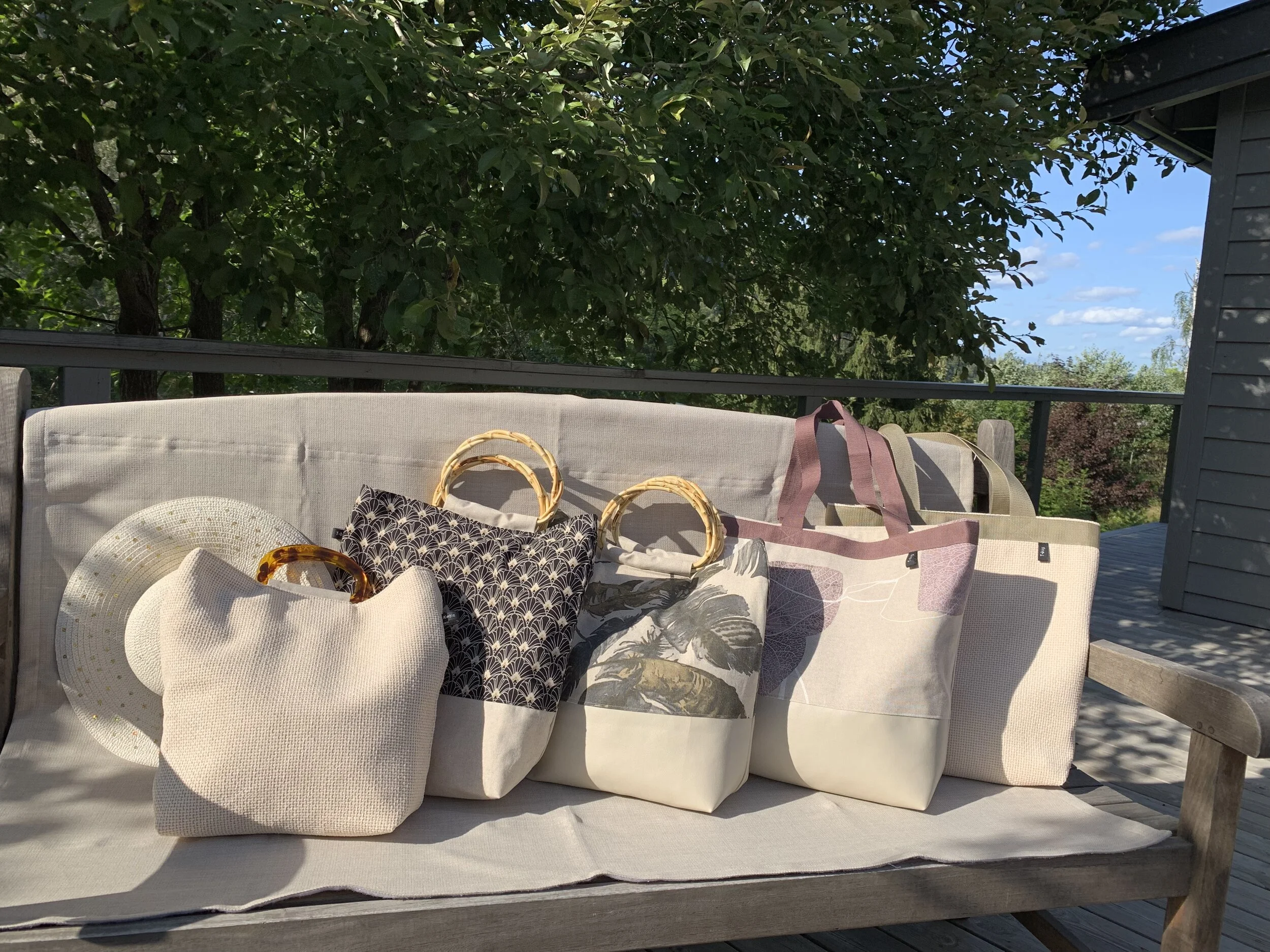 DC0A863C-9348-443E-A6F7-FBA3B83E0624