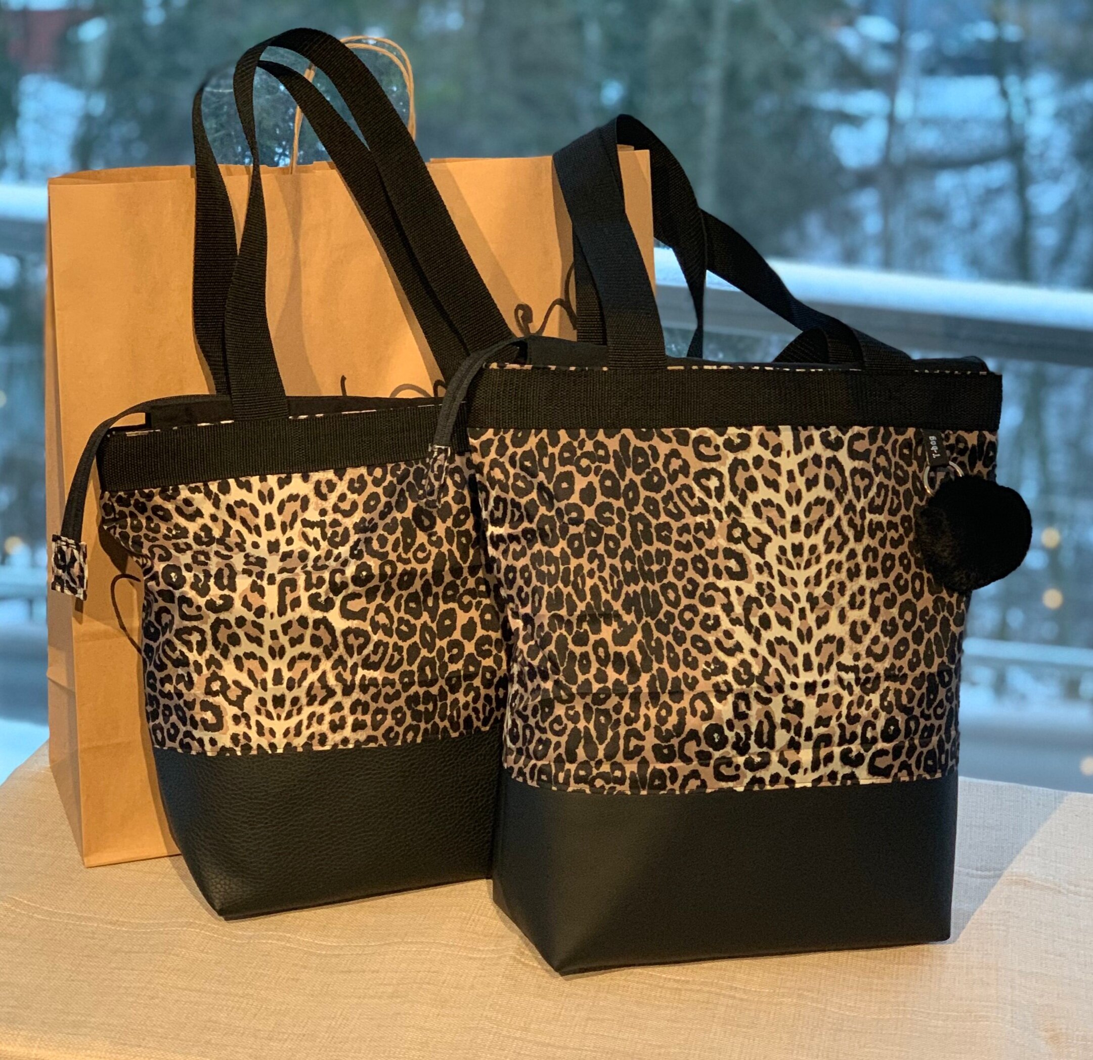 BF4522B0-4BBD-4051-A8A0-36B98FB2CBDD