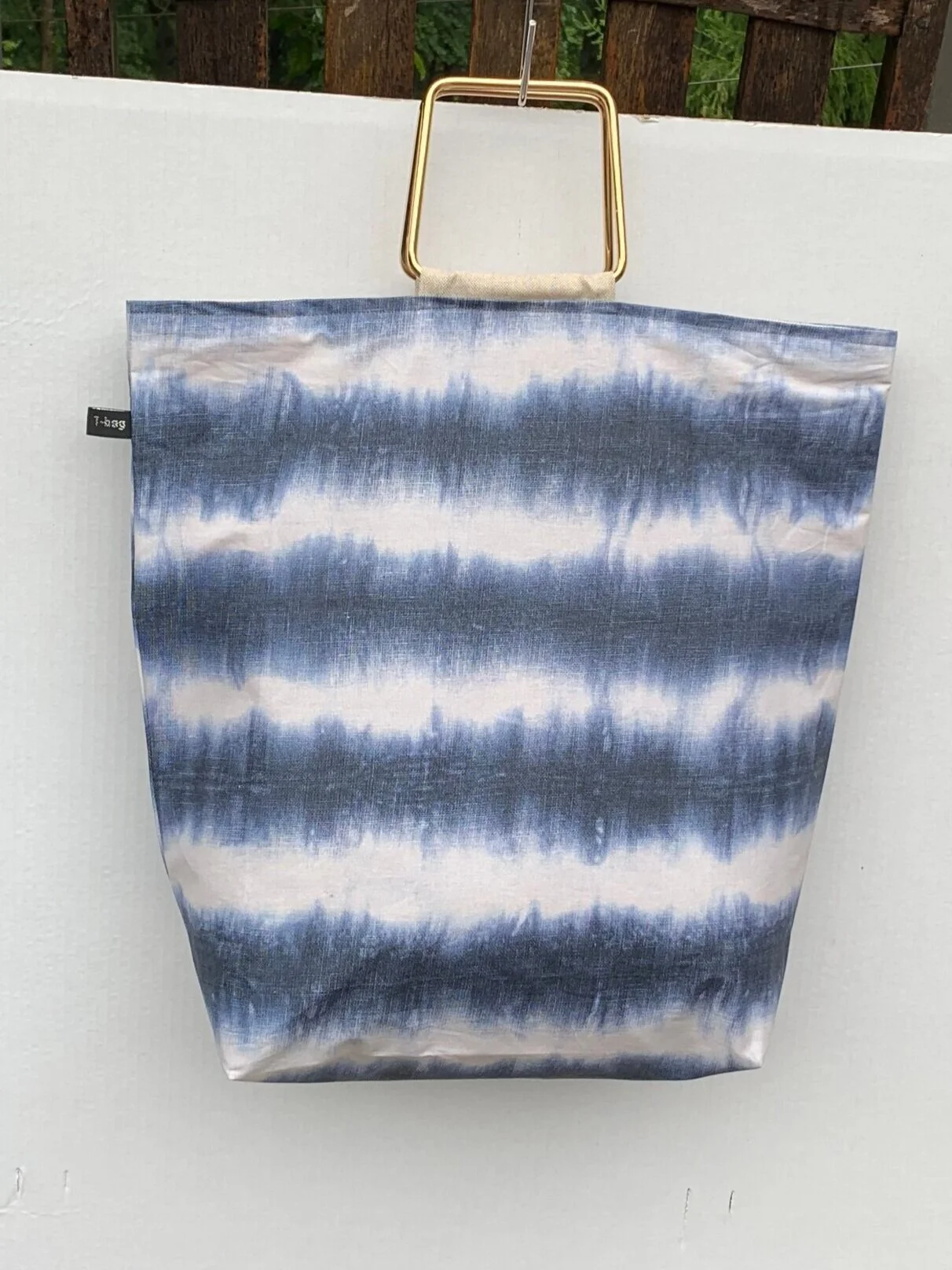 DE5EF409-1B01-4C6E-8636-EC09C140C99D