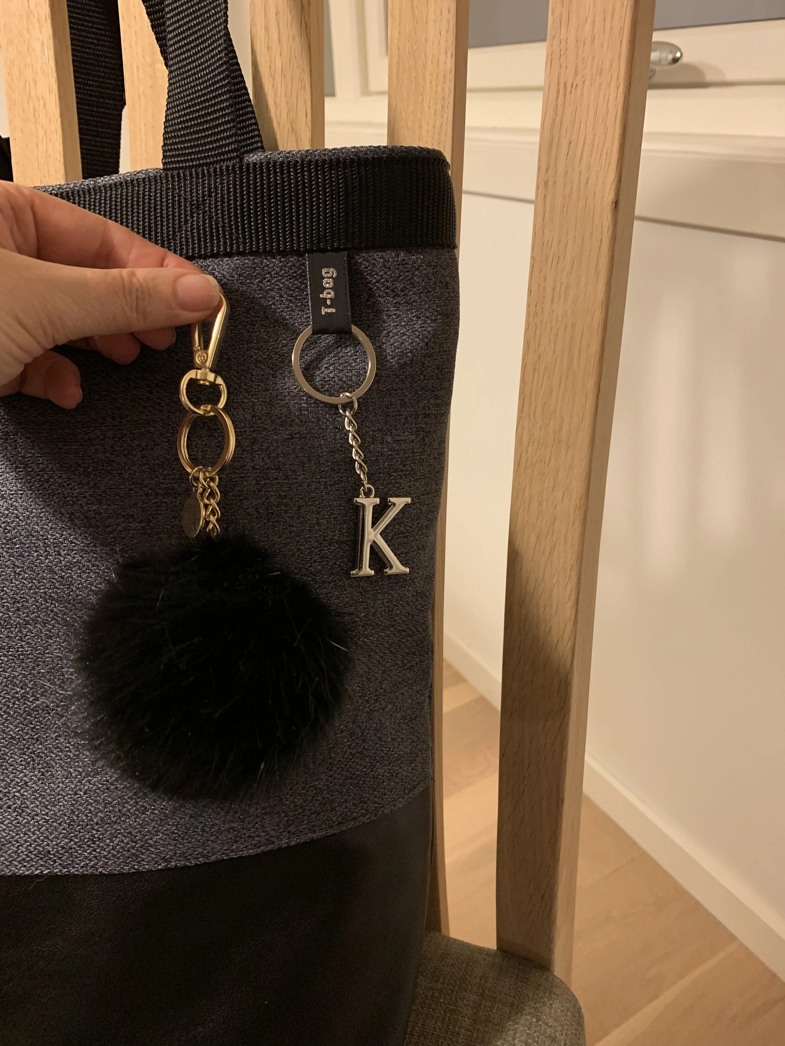 EE794C80-6DC4-4154-A750-452C016E9ABB