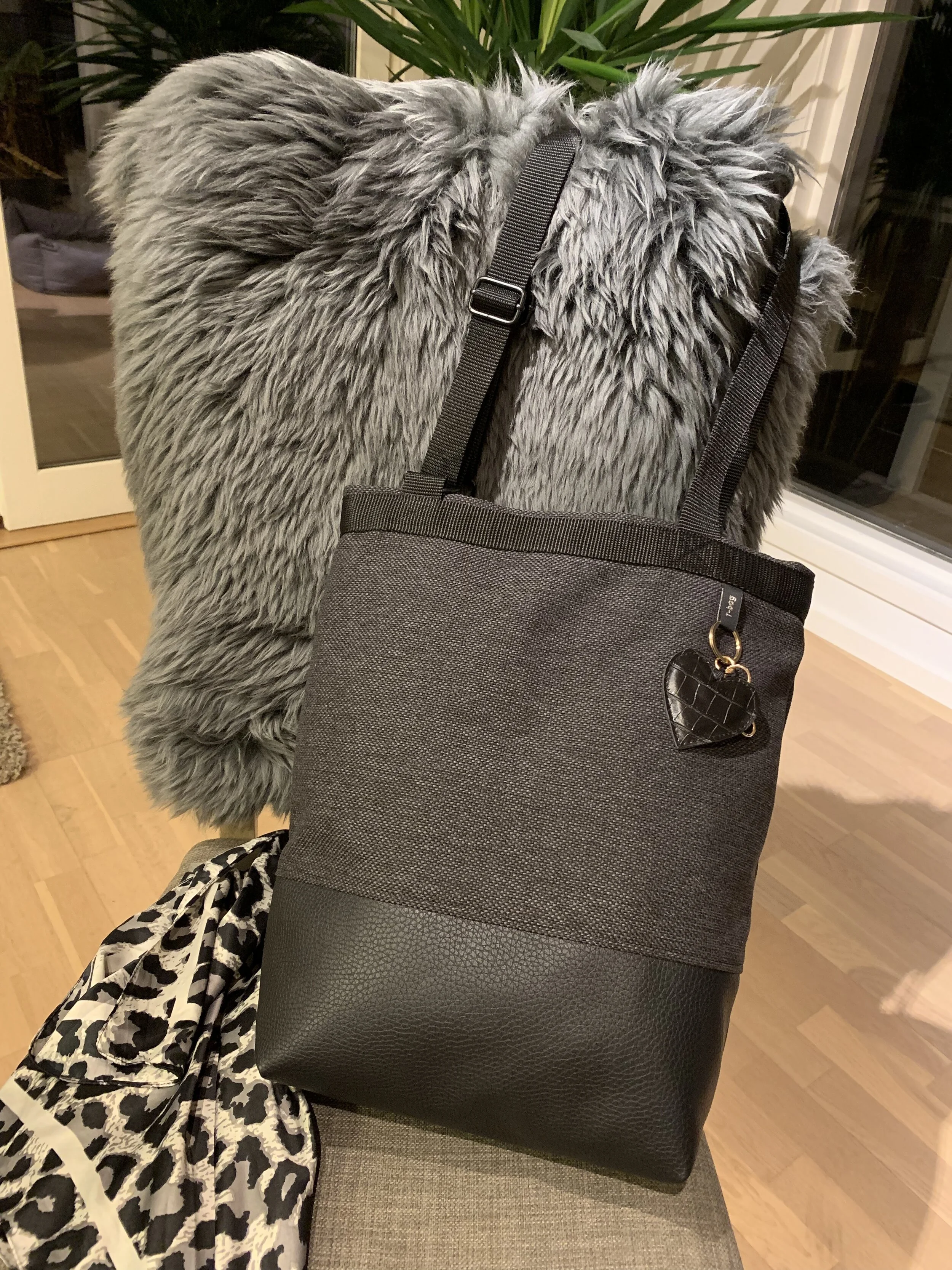 A8EE6773-600B-4746-B8B8-96A1D9AA2786