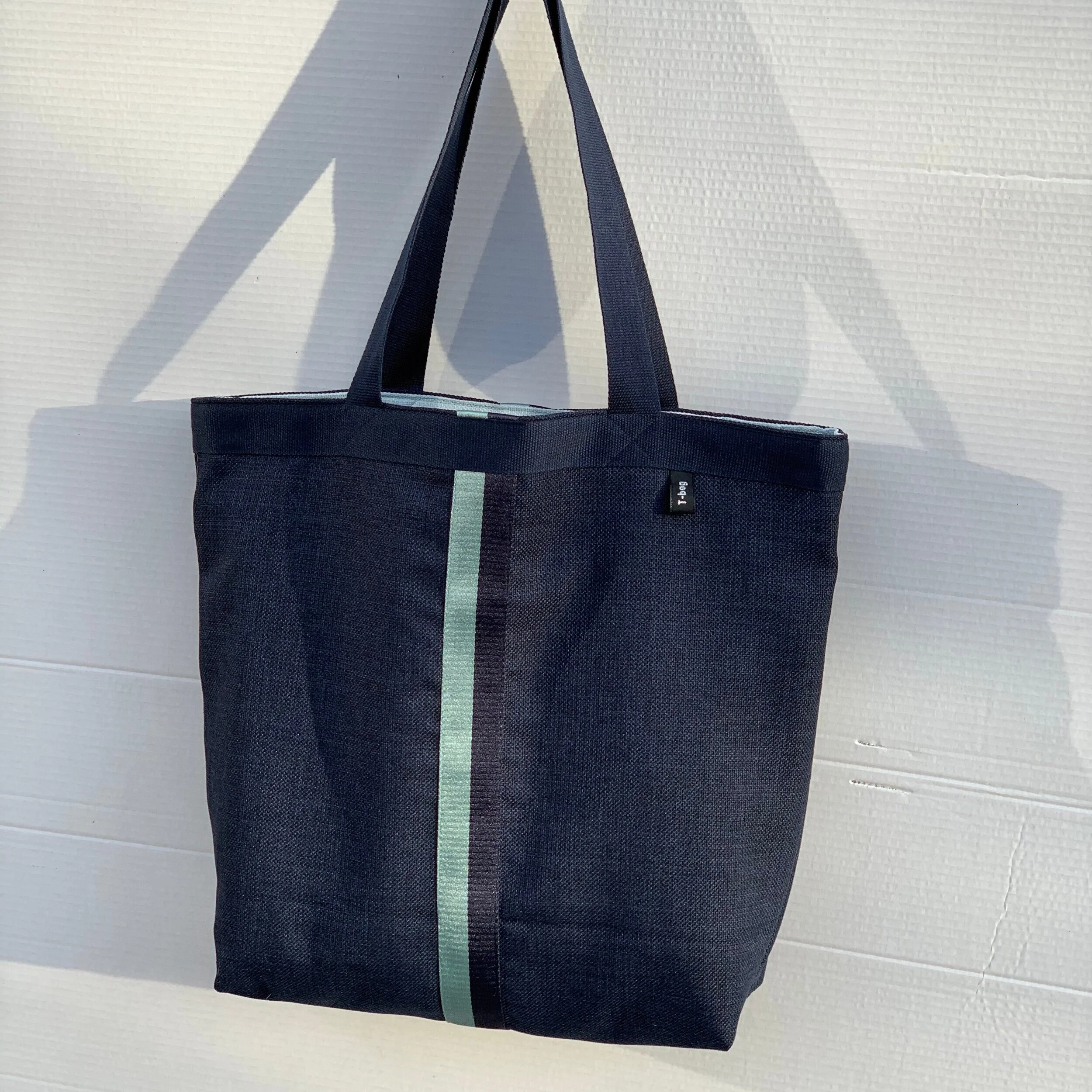 63884921-C0C9-4612-AB66-9641EE22B4D5