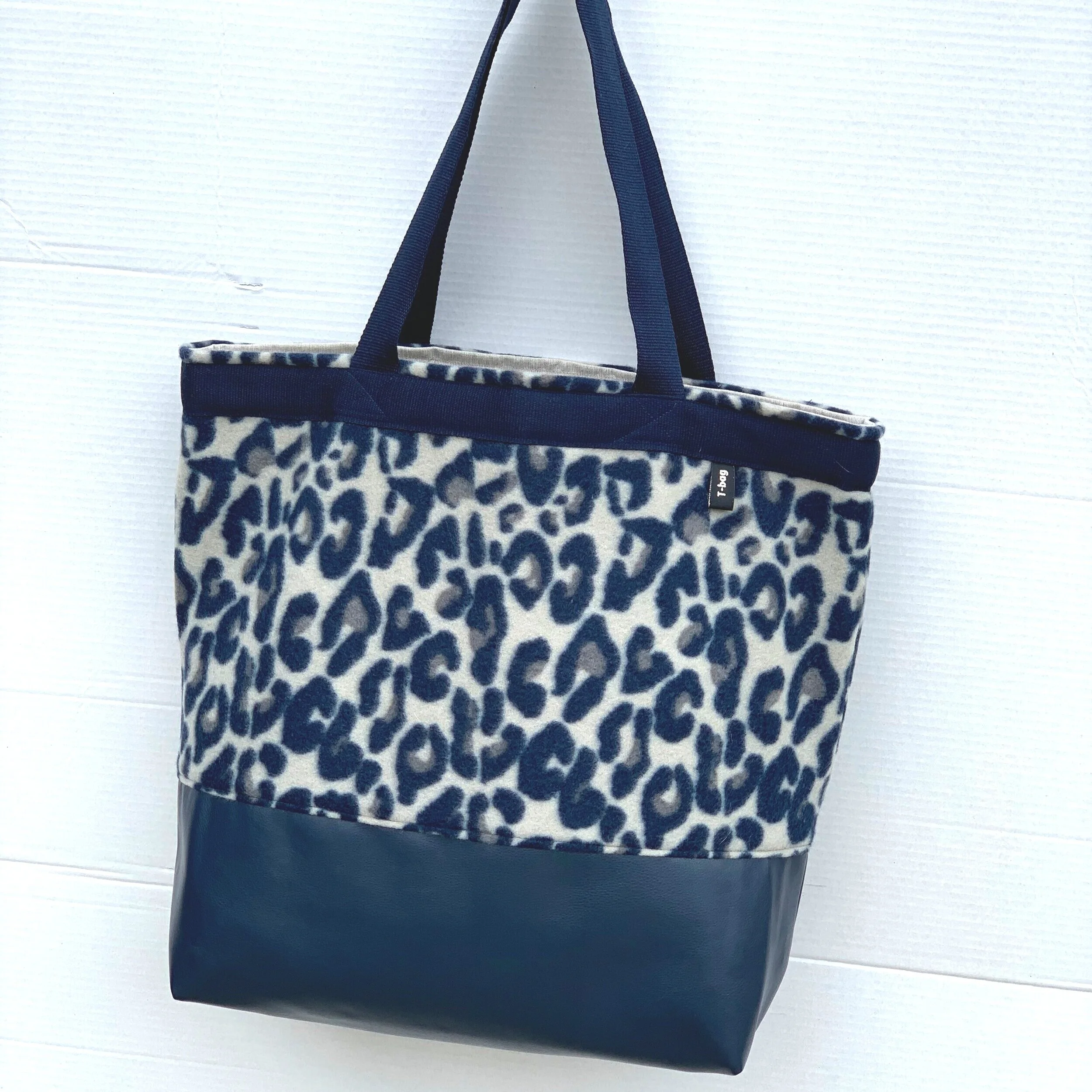 9CC122D8-8DDE-4D8F-98FE-694F27D816DF