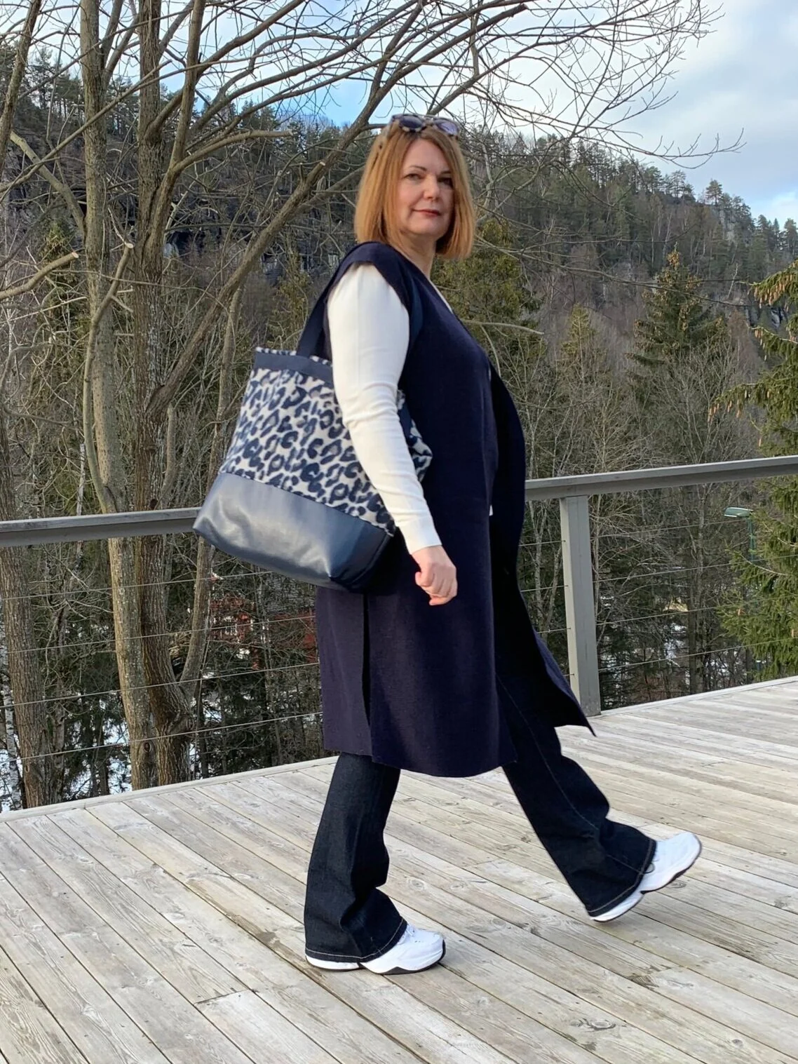 AECF6561-40E0-49AE-BBA4-01DF1E5FB719