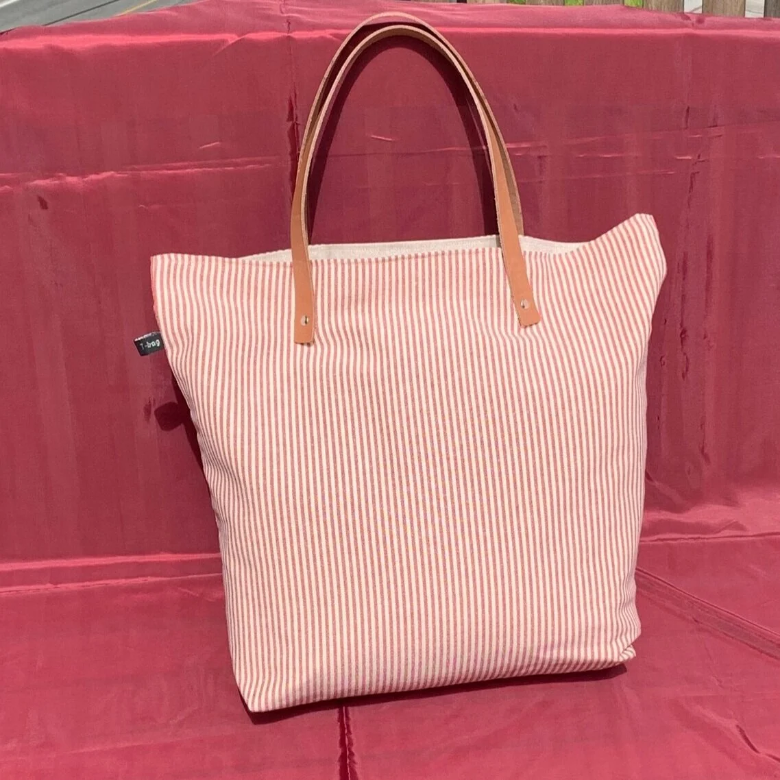 8DF39413-DF31-4BFF-B367-7E4FD6B15A03